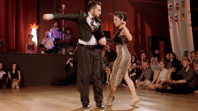 Clarisa Aragon and Jonathan Saavedra dance El aeroplano at Tango Tage Halle 2018