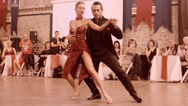 Anna Rubinchik and Selahattin Temurcin dance Un infierno at Izmir Tango Tale 2023