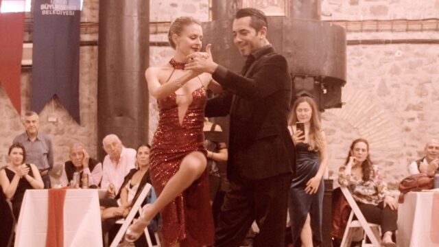 Anna Rubinchik and Selahattin Temurcin dance Te aconsejo que me olvides at Izmir Tango Tale 2023